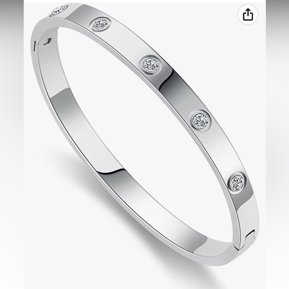 NWT silver love bangle bracelet - Picture 5 of 7